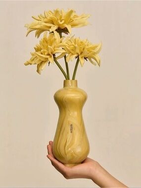 NWT Cult Gaia Dee Dee Flower Vase Clutch Cornsilk Multi